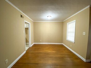 Building Photo - 4866 Willow Rd