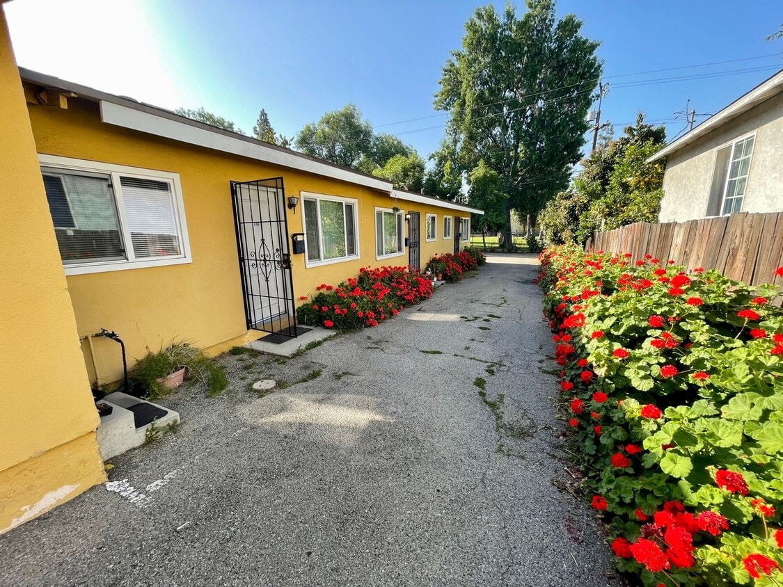 Primary Photo - $500 OFF 1ST MONTHS RENT!!! 1 Bedroom 1 Ba...