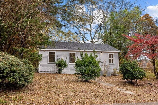 Building Photo - 2113 Rambow Ave SW