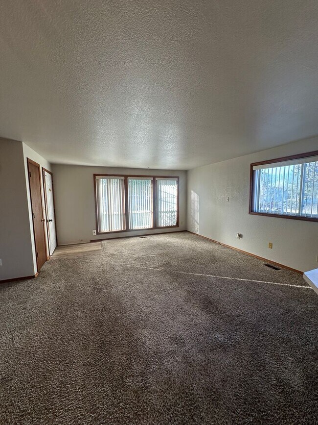 Foto del edificio - 1415-1417 E Beech St.