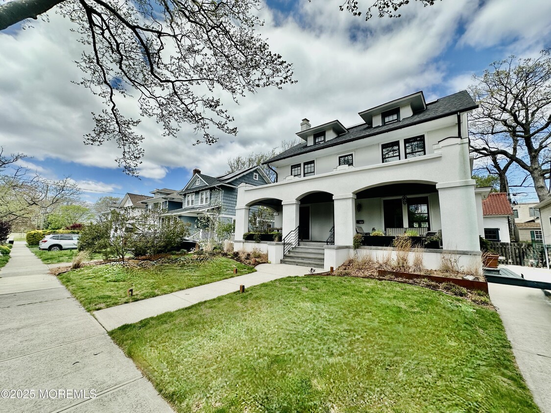 Primary Photo - 703 7th Ave