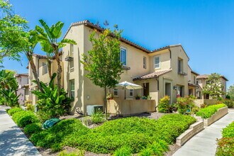 Building Photo - 2234 Capistrano Way