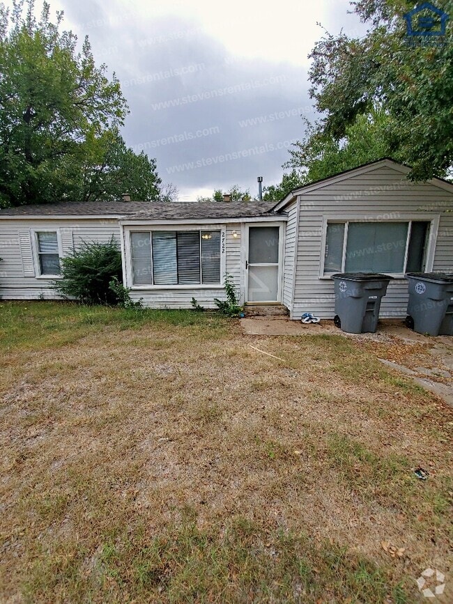 Building Photo - 2722 SW I Ave