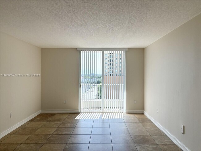 Foto del edificio - 117 NW 42nd Ave