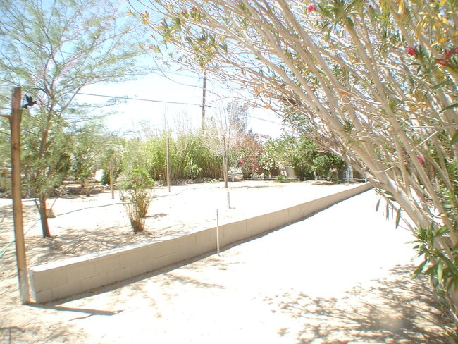 Foto del edificio - 72461 Sunnyvale Dr