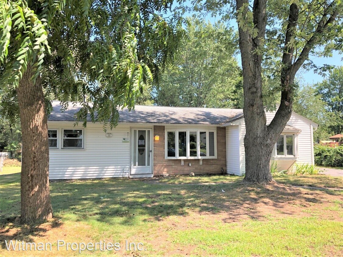Primary Photo - 3 br, 1 bath House - 91 Corcoran Blvd