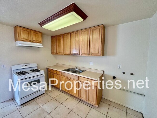 Foto del edificio - 155 S Campus Ave