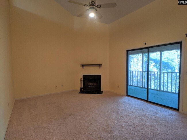 Foto del edificio - 5004 Village Creek Dr
