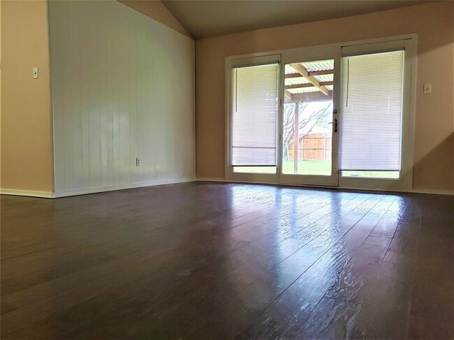 Building Photo - 3702 Lindsey Ct