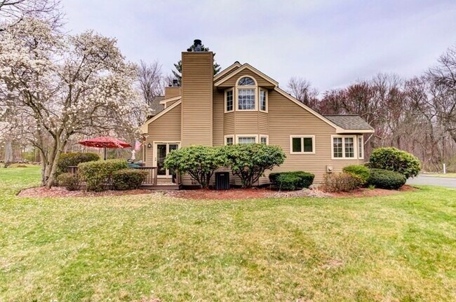 Building Photo - 5 Leman Ln