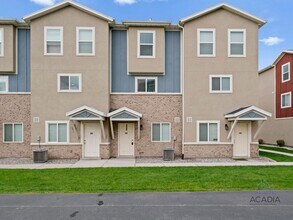 Building Photo - 658 N 130 E