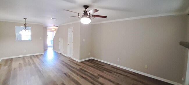 Foto del edificio - 4708 Brookwood Dr