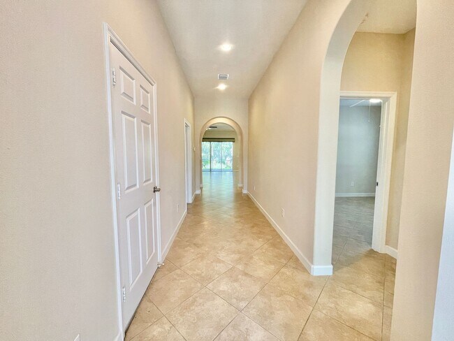 Foto del edificio - 3+ Bedroom quality built home in desirable...