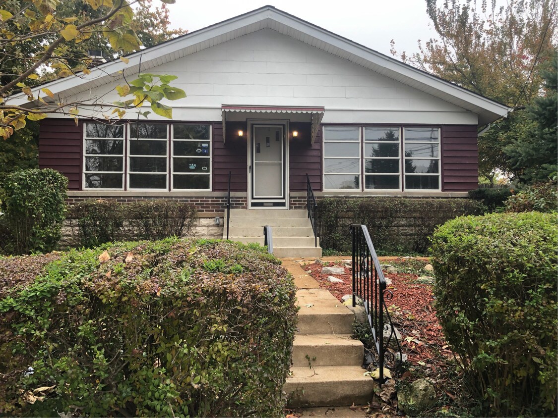 2336 Charlack Ave, St. Louis, MO 63114 House for Rent in St. Louis