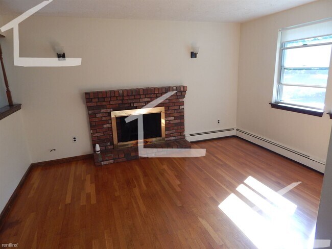 Building Photo - 4 br, 1.5 bath House - 35 Hazel St 33