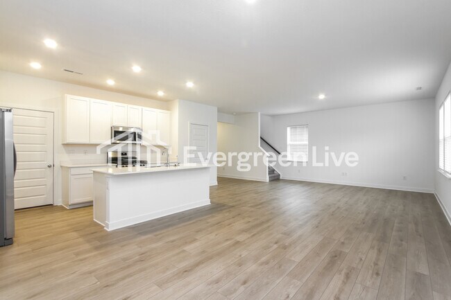 Building Photo - 842 Penrose Pl