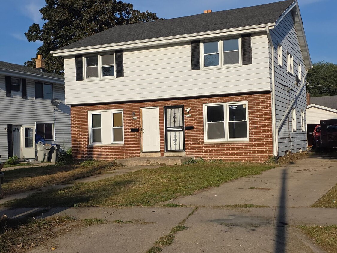 Foto principal - 4706-4708-4708 N 52nd St