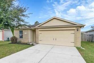 Building Photo - 4322 Medina River Loop