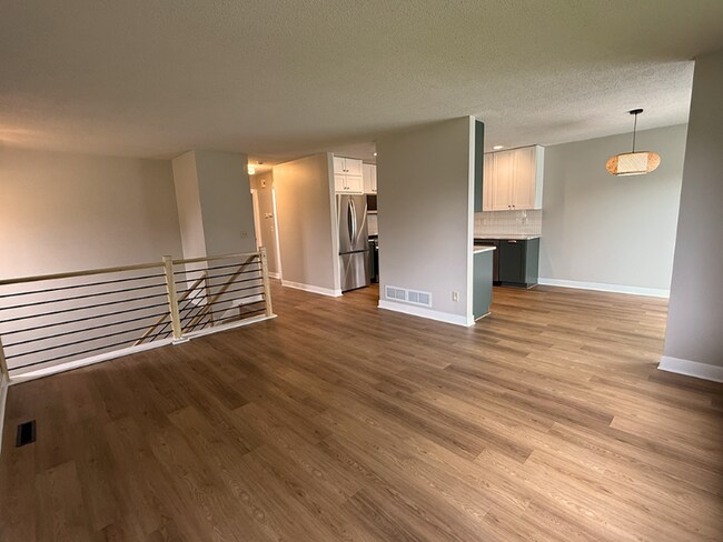 Foto del edificio - 8906 Magnolia Ln N