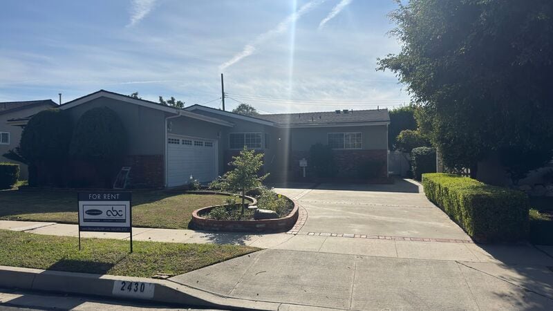 Foto principal - 2430 Bancroft Ave