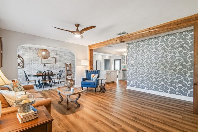 Building Photo - 759 Lantana Ave