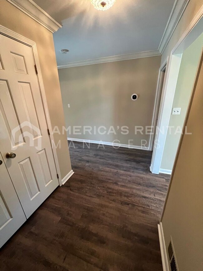 Building Photo - DEPOSIT PENDING!!! Home For Rent In Ironda...