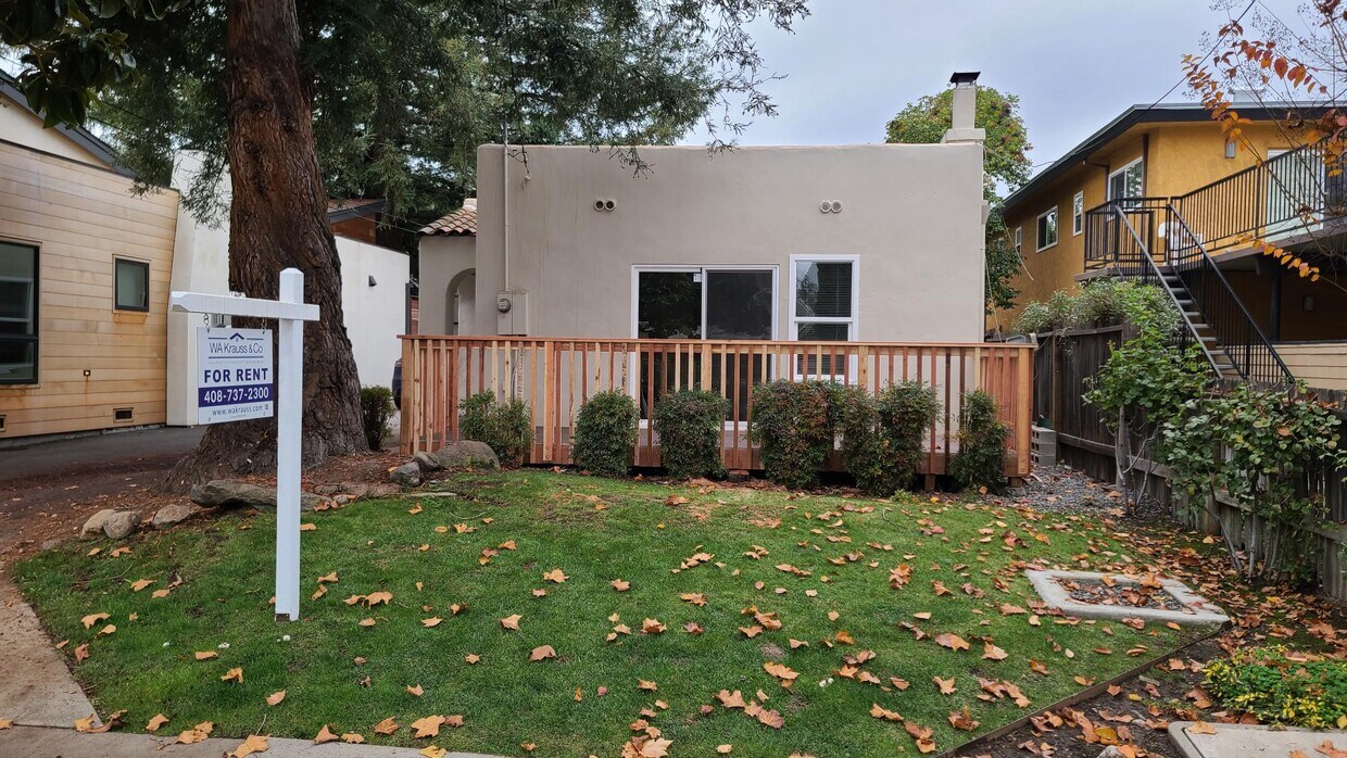 Foto principal - 720 College Ave