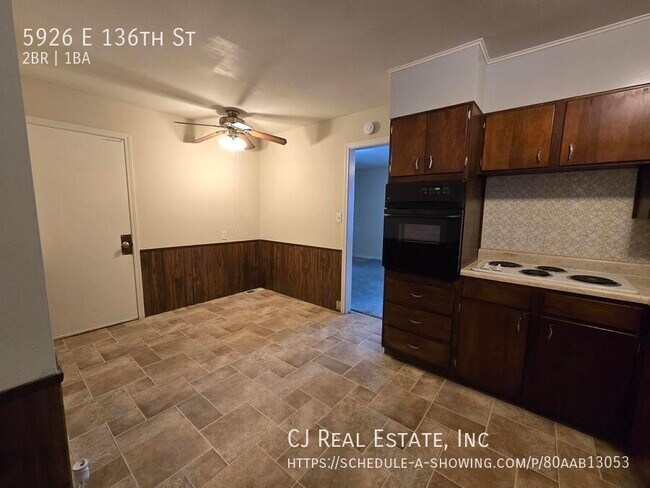 Foto del edificio - 5926 E 136th St