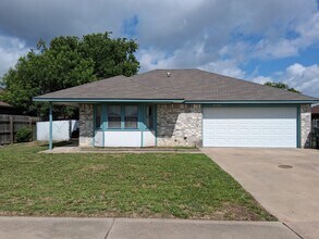 Building Photo - 3909 Shellrock Dr