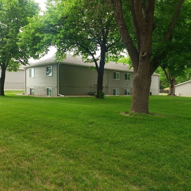 Building Photo - 1504 Cedar St