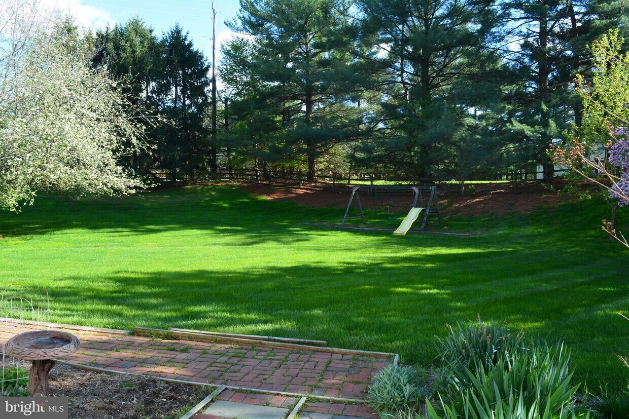 Primary Photo - 2 Lopa Ct