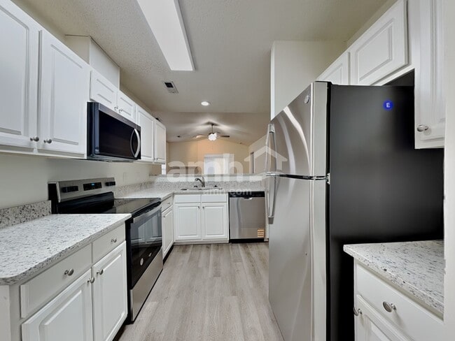 Foto del edificio - 149 Charlotte Ct