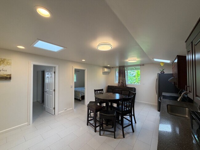 Foto del edificio - 3346 Kanaina Ave