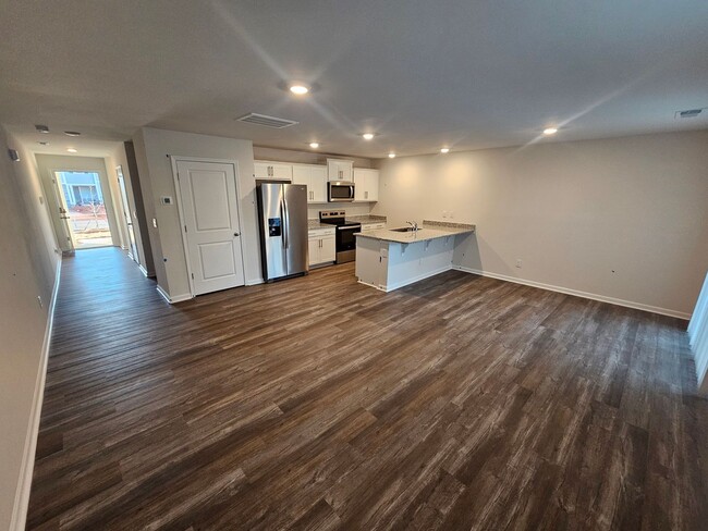 Foto del edificio - Brand New Townhome in Charlotte