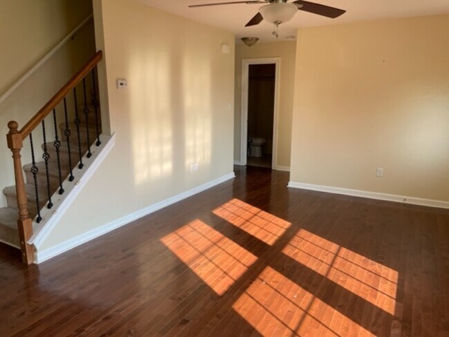Foto del edificio - 8031 Roxboro Rd