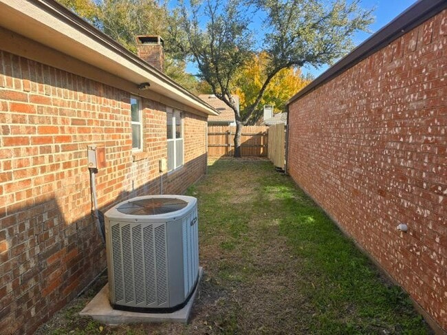 Building Photo - 1714 Mimosa Ln