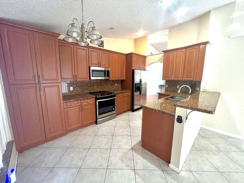 Primary Photo - 10614 Crystal Cove Ln