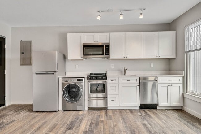 Building Photo - Eight59 Flats