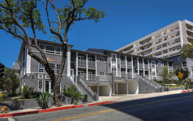 Foto del edificio - 1109 Alta Loma Rd