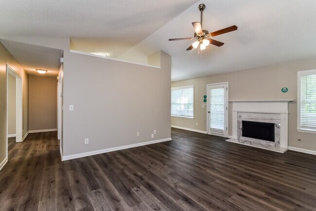 Foto del edificio - 2641 Fort Apachee Ct