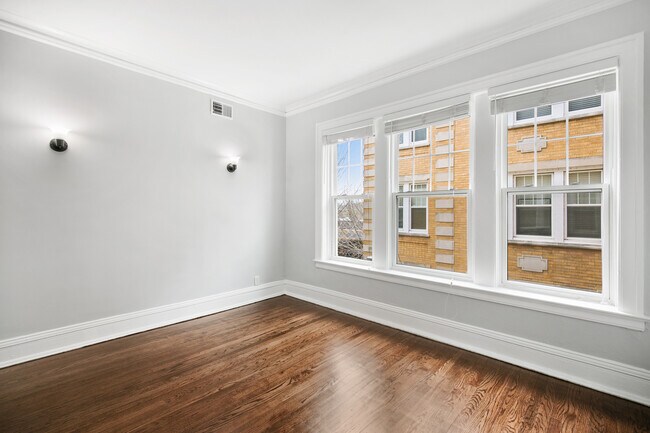 Foto del edificio - 1100 W Glenlake Ave