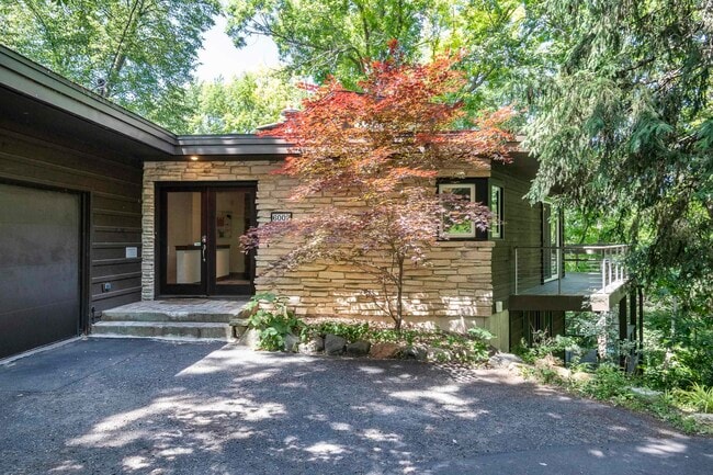 Foto del edificio - 6002 Hammersley Rd