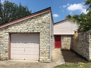 Building Photo - 906 Sirocco Dr