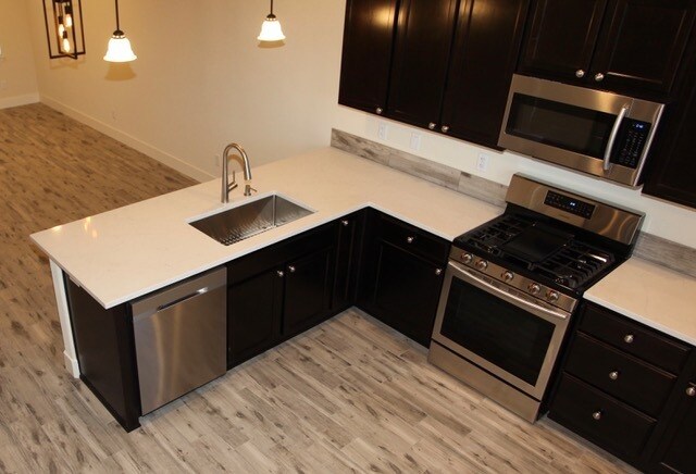 Foto del edificio - 480 E Grove St