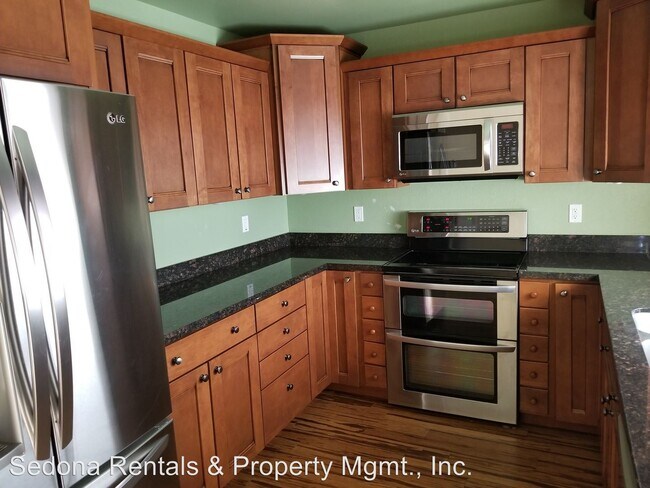 Building Photo - 3 br, 3 bath House - 424 Antelope Drive