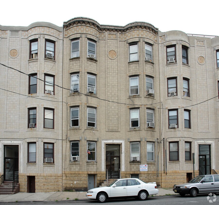 Foto del edificio - 719 Palisade Ave