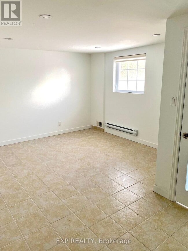 Building Photo - 2042 Tawney Rd