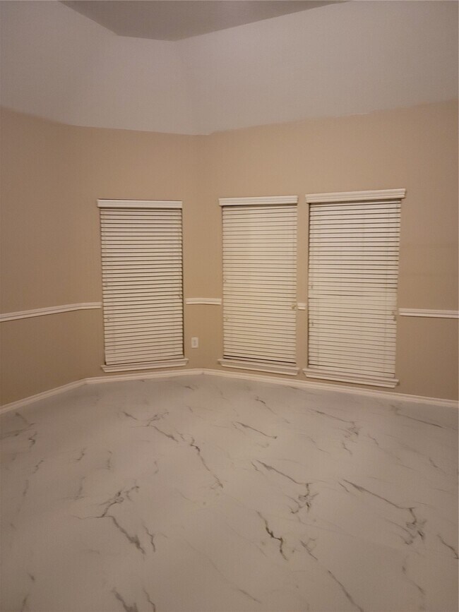 Foto del edificio - 11134 Sheldon Bend Dr