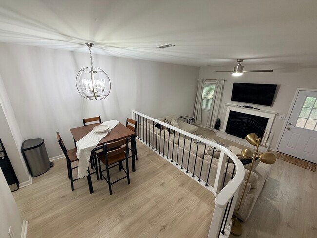 Foto del edificio - 808 Kendall Dr