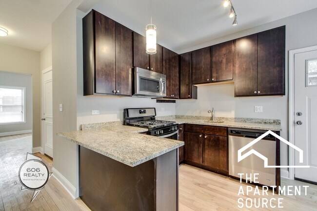 Foto del edificio - 836 E 53rd St